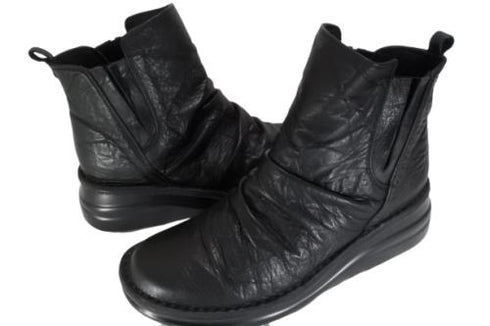 【インコルジェ8331 ブラック】くしゅくしゅサイドゴアショートブーツ